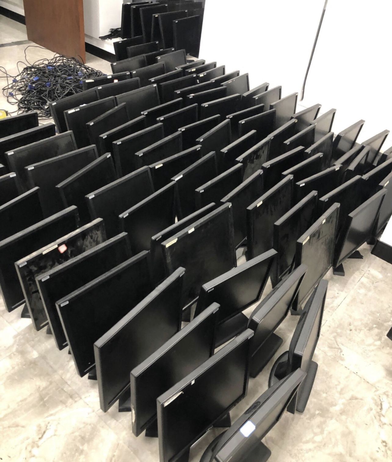 深圳服務(wù)器回收:硬盤消磁數(shù)據(jù)銷毀的安全保障(圖1) 深圳服務(wù)器回收:硬盤消磁數(shù)據(jù)銷毀的安全保障(圖1)