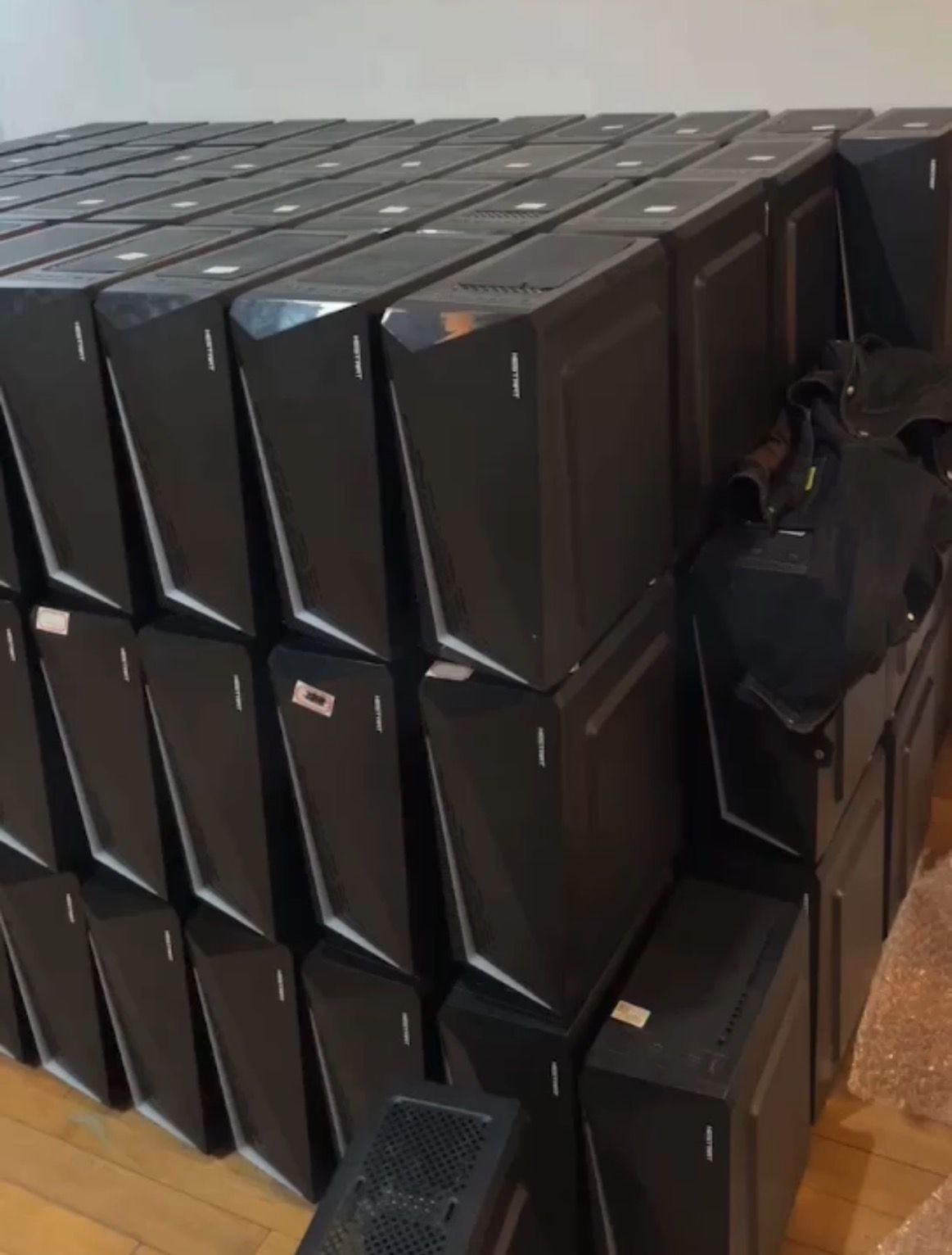 深圳臺(tái)式機(jī)筆記本批量回收,品質(zhì)之選(圖1) 深圳臺(tái)式機(jī)筆記本批量回收,品質(zhì)之選(圖1)