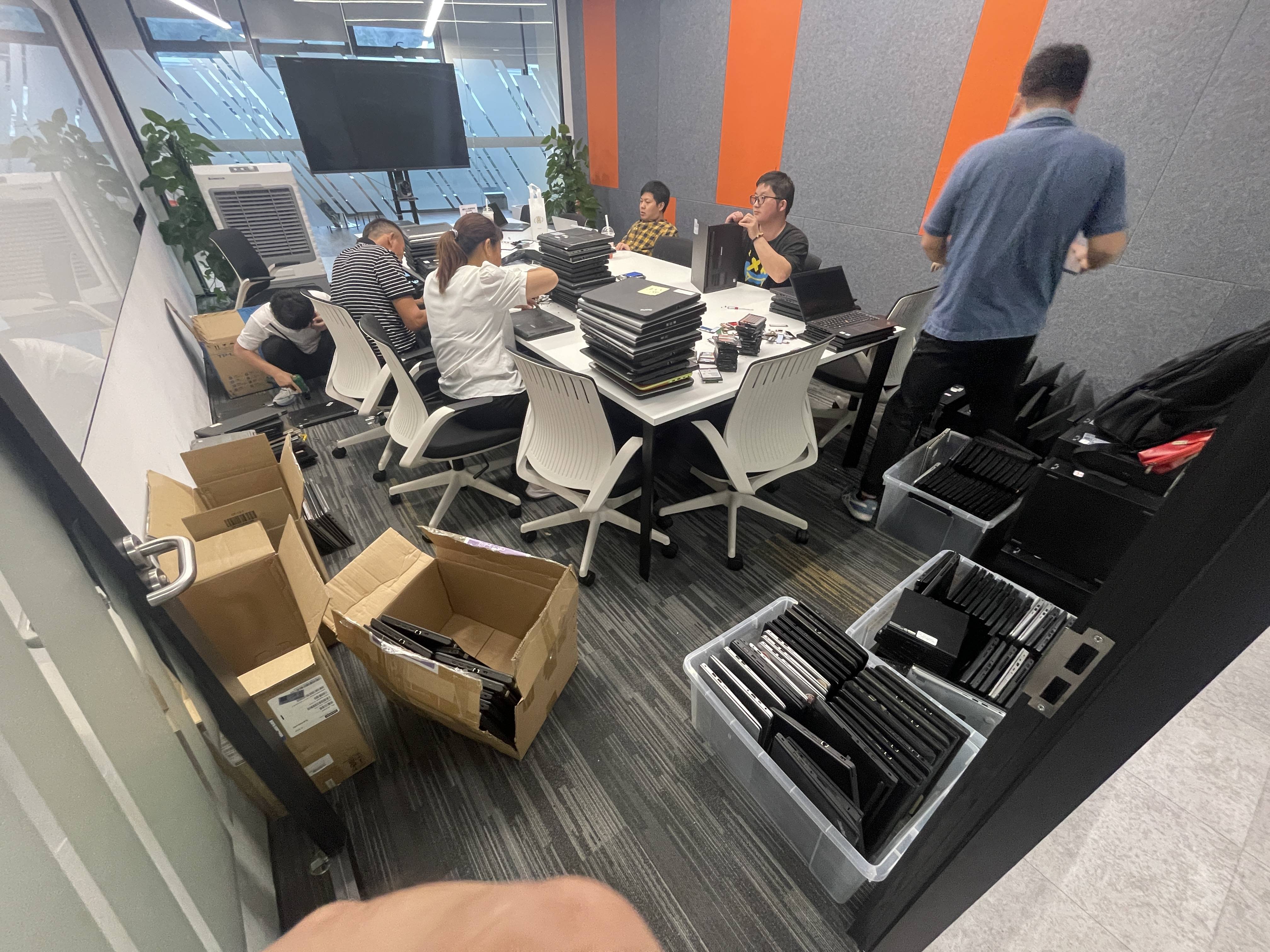 廣州電腦回收服務(wù)站,24小時熱線,高價回收不等待(圖1) 廣州電腦回收服務(wù)站,24小時熱線,高價回收不等待(圖1)